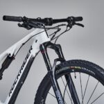 Bicicleta de montaña cross country XC 900 S Cuadro de carbono y aluminio blanco - Imagen 10